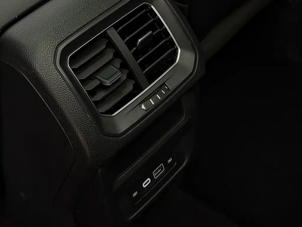Volkswagen Tiguan L 2025 — фото 28