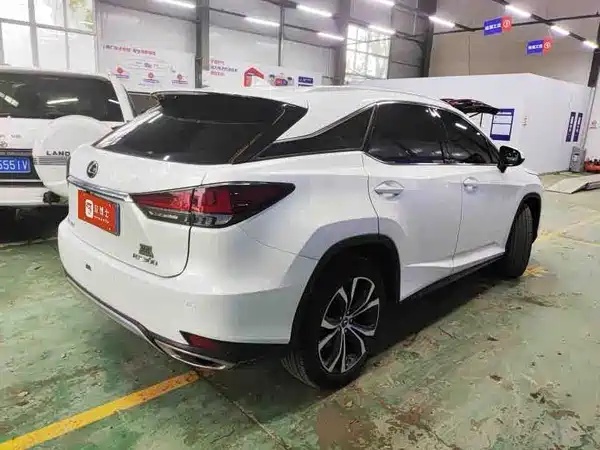 Lexus RX 2022
