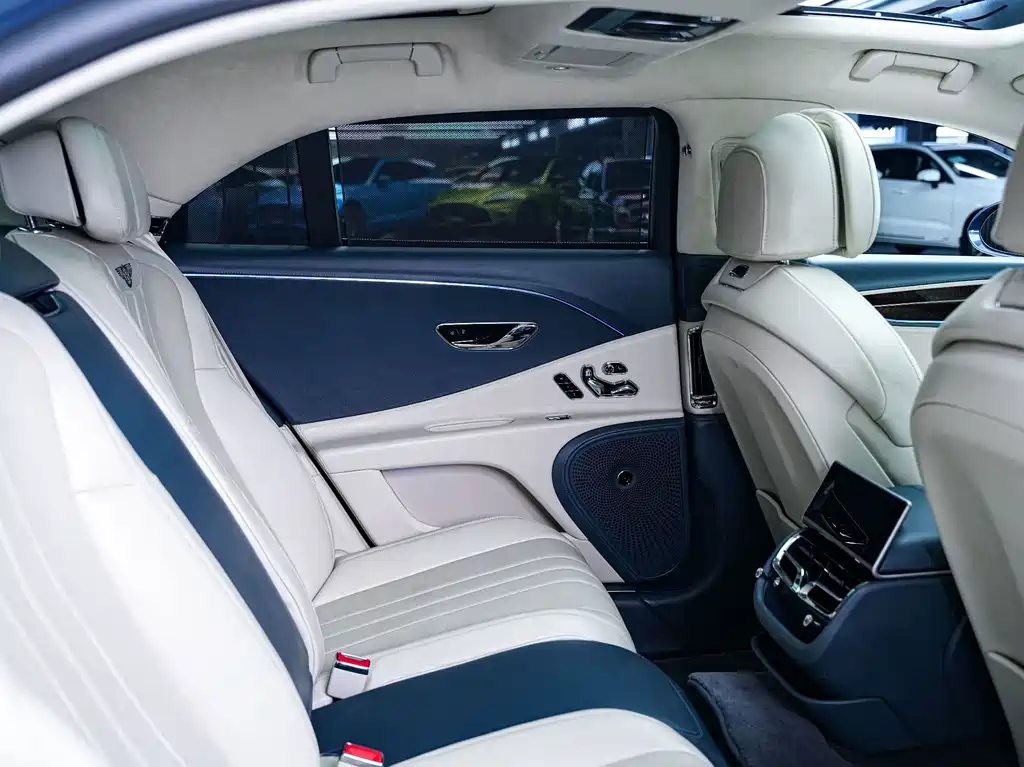 Bentley Flying Spur 2021 — фото 14