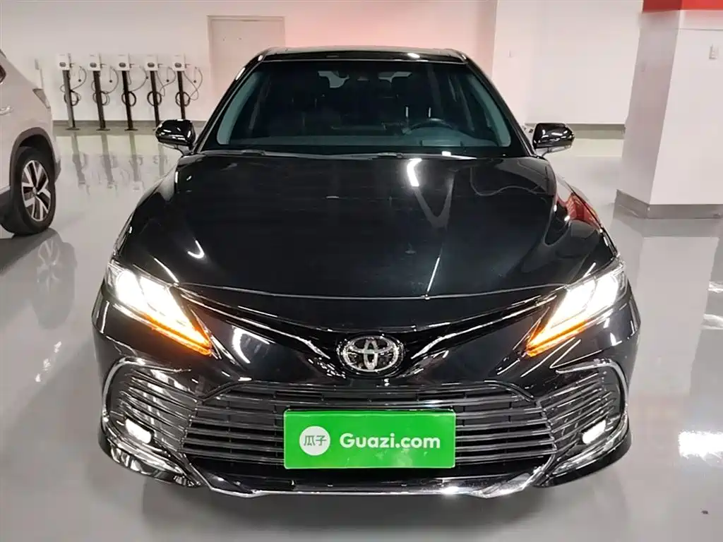 Toyota Camry 2024 — фото 3