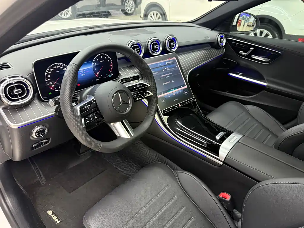 Mercedes-Benz C-Class 2023 — фото 10