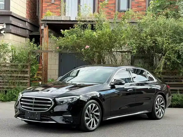 Mercedes-Benz E-Class 2024