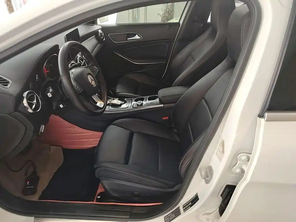 Mercedes-Benz GLA 2017 — фото 15