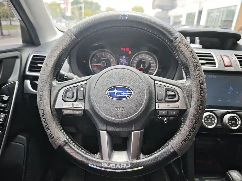 Subaru Forester 2017 — фото 8