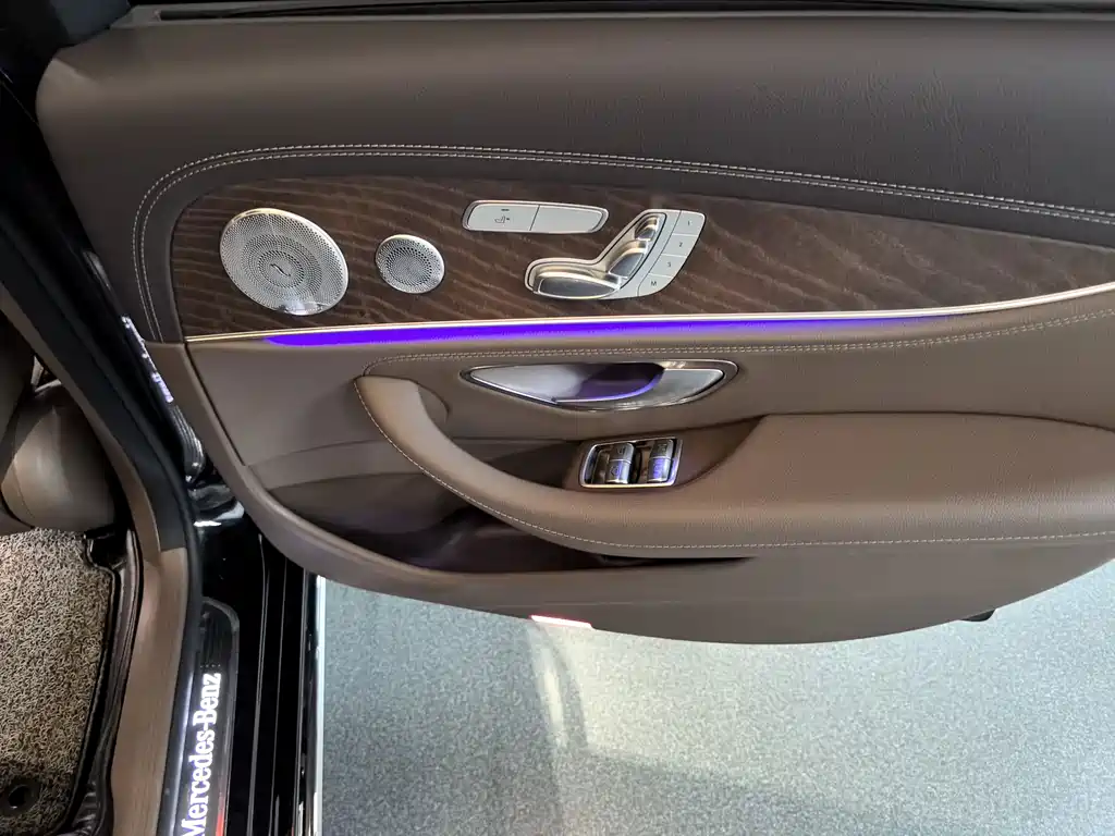 Mercedes-Benz E-Class 2020 — фото 13