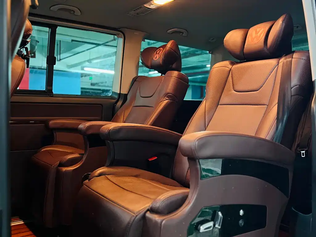 Volkswagen Multivan 2015 — фото 11