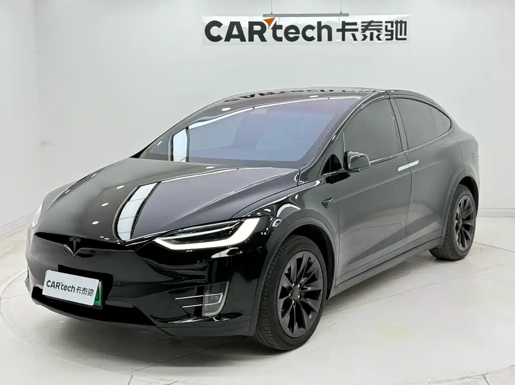 Tesla Model X 2018 — фото 1