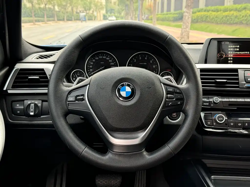 BMW 3 Series 2017 — фото 7