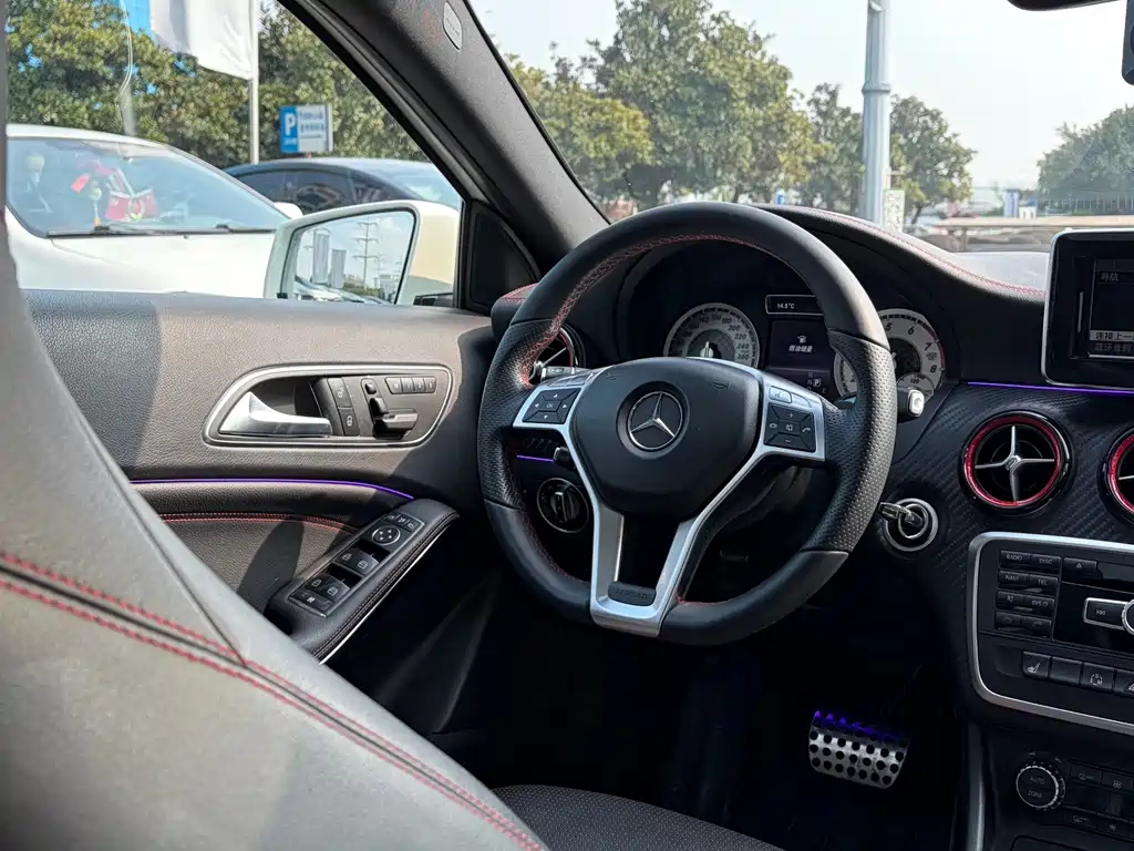 Mercedes-Benz A-Class 2014 — фото 18