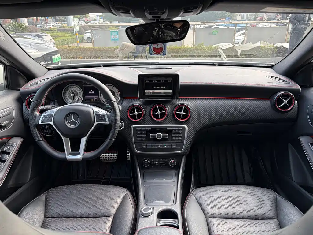 Mercedes-Benz A-Class 2014 — фото 13
