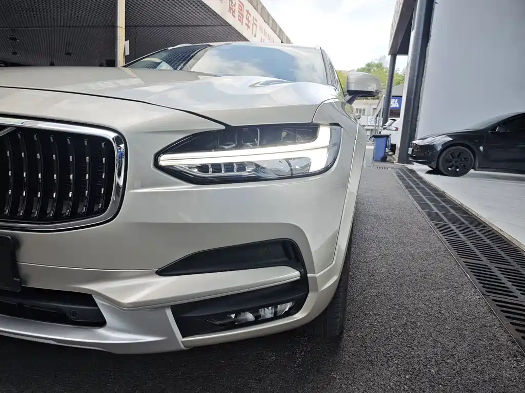 Volvo V90 2019 — фото 19