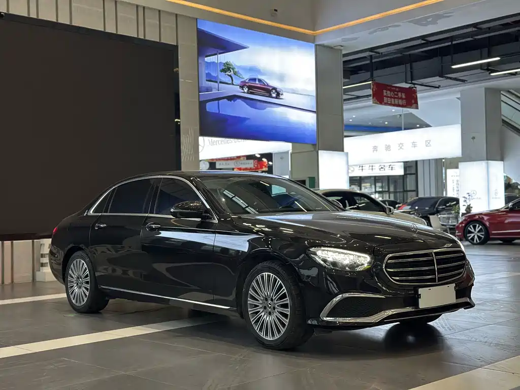 Mercedes-Benz E-Class 2022 — фото 3
