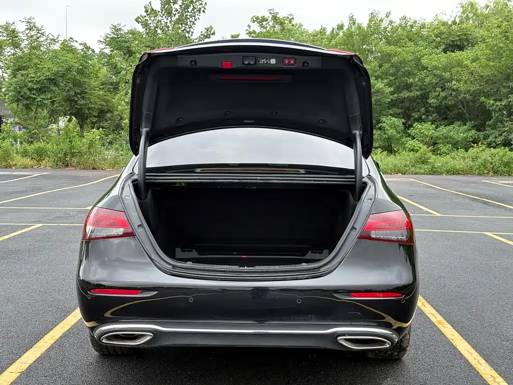 Mercedes-Benz E-Class 2023 — фото 15