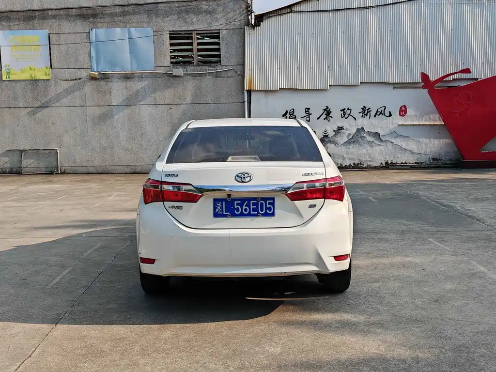 Toyota Corolla 2015 — фото 4