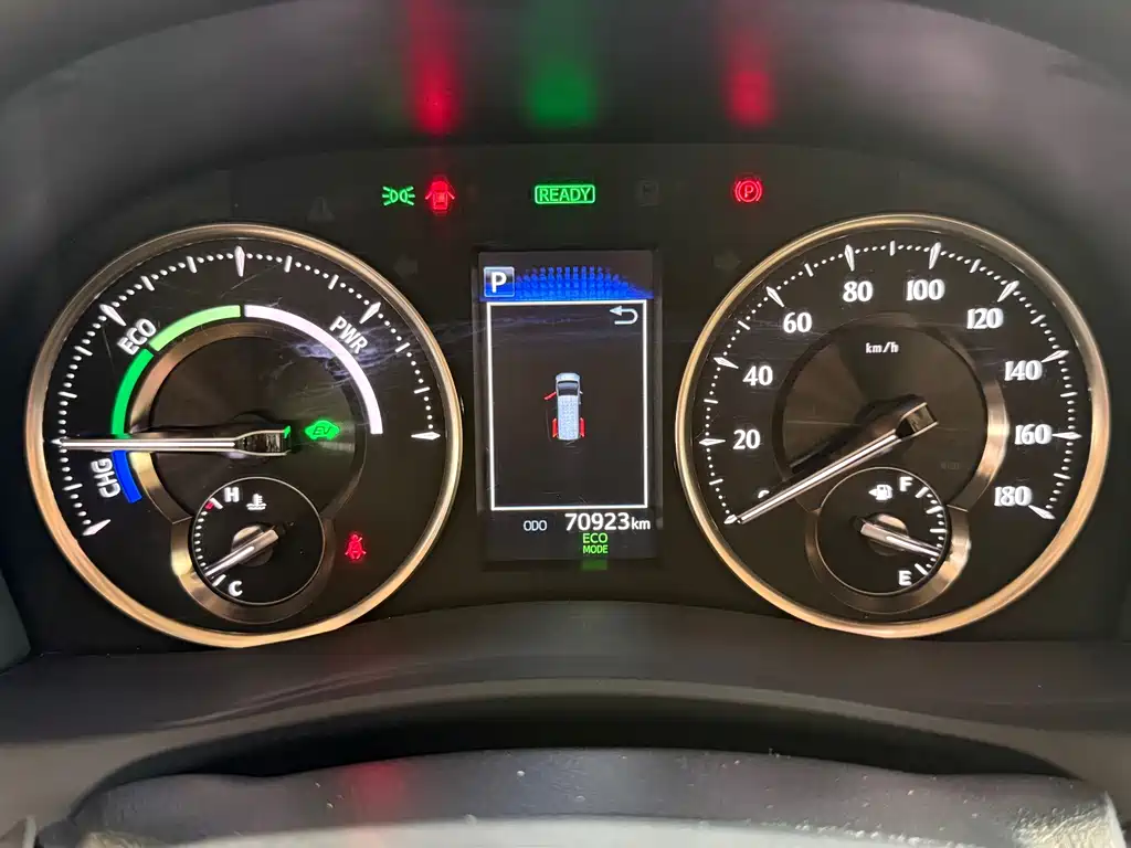 Toyota Vellfire 2023 — фото 10