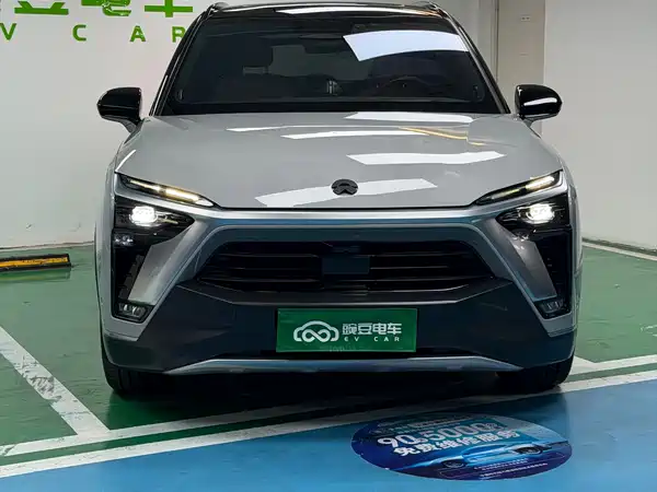 NIO ES8 2021