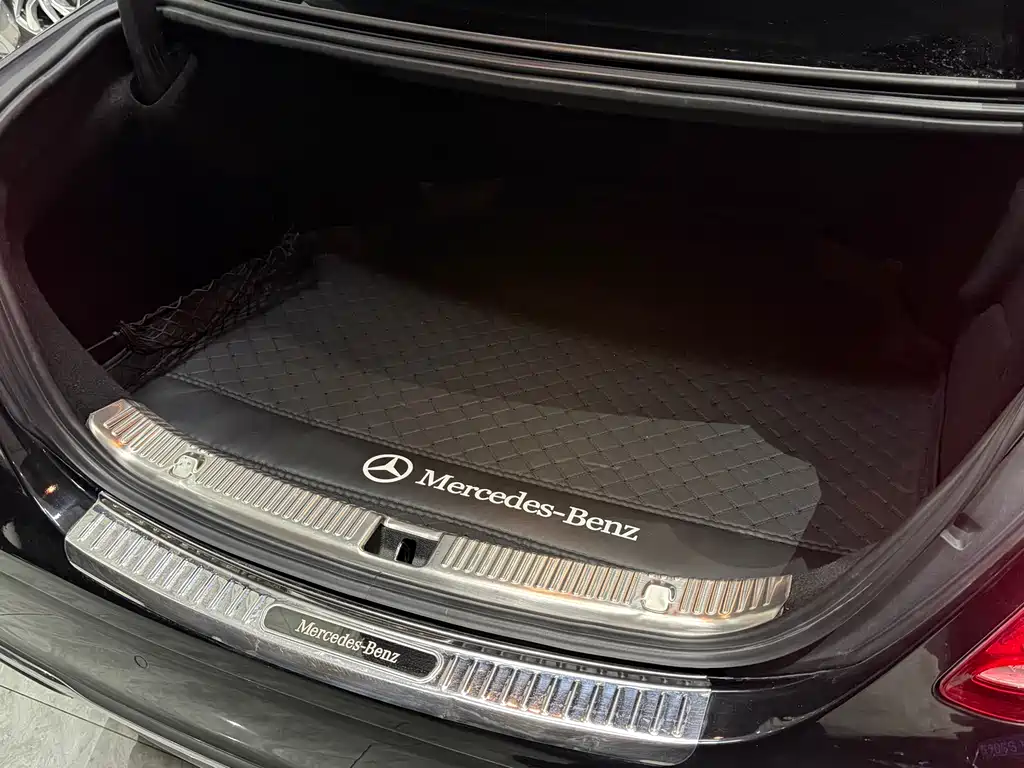 Mercedes-Benz E-Class 2017 — фото 17
