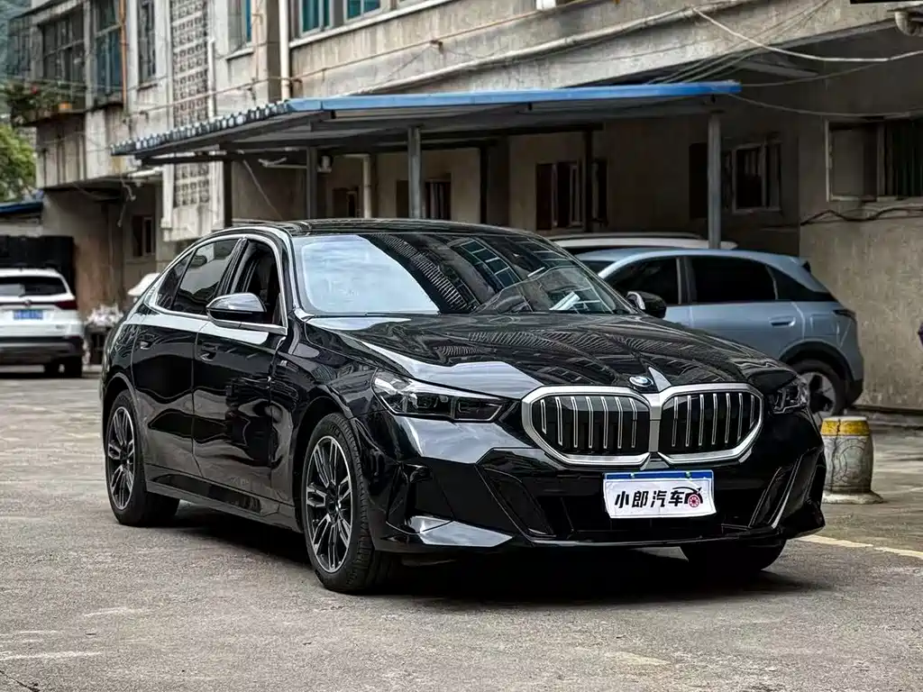 BMW 5 Series 2025