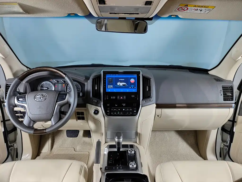 Toyota Land Cruiser 2020 — фото 8