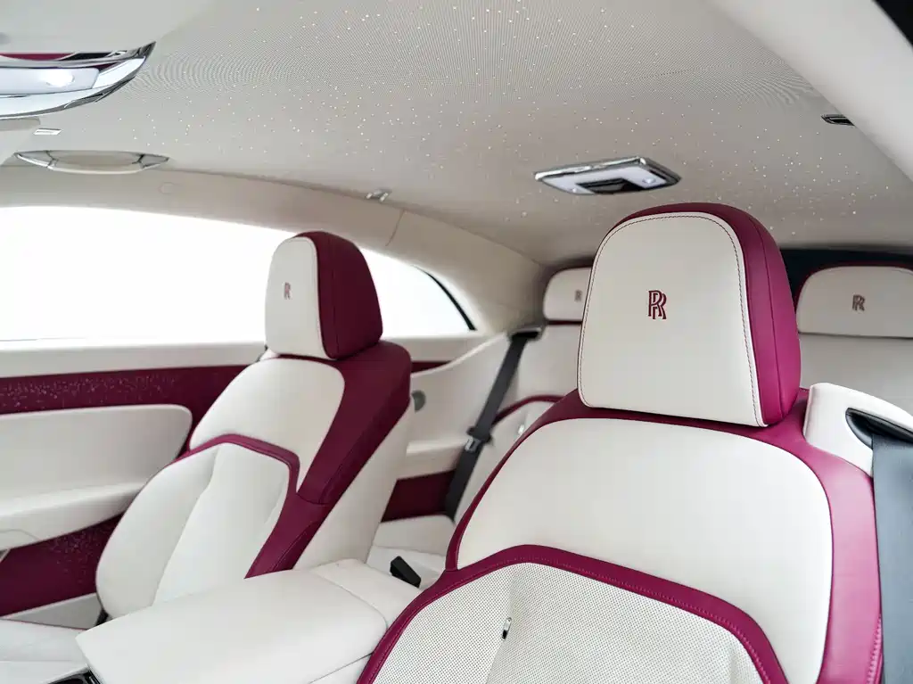 Rolls-Royce Phantom 2024 — фото 12