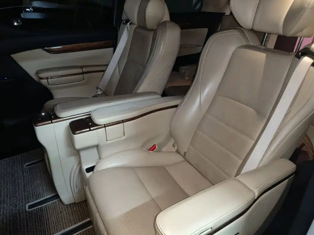 Toyota Alphard 2016 — фото 15