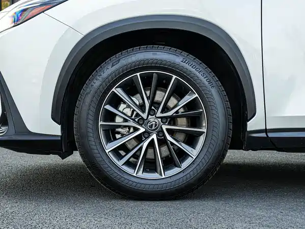 Lexus NX 2022