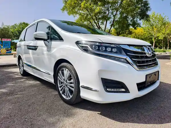 Honda Elysion 2016
