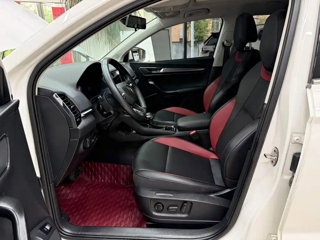 Skoda Karoq 2023 — фото 12