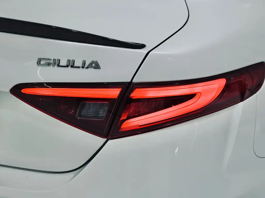 Alfa Romeo Giulia Juliet 2018 — фото 6