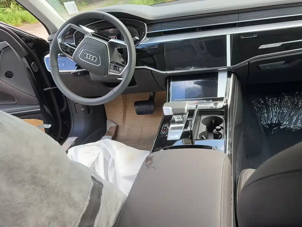 Audi A8 — фото 6