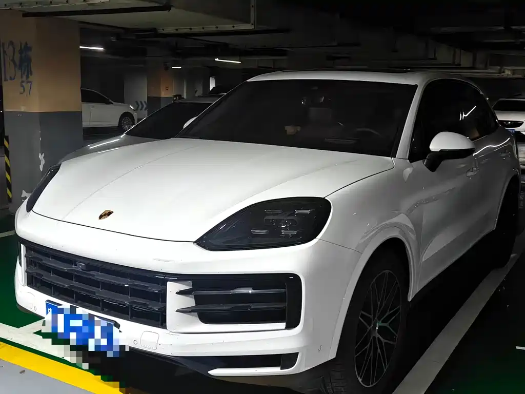 Porsche Cayenne 2024 — фото 1