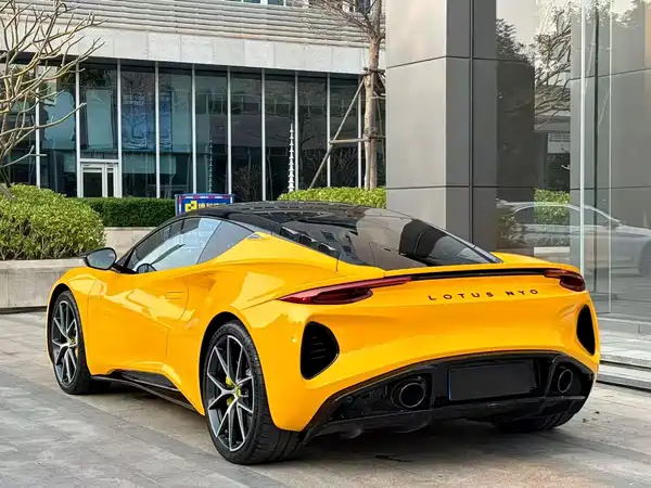 Lotus EMIRA 2024