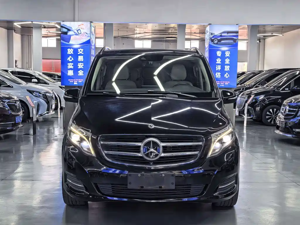Mercedes-Benz V-Class 2018 — фото 2
