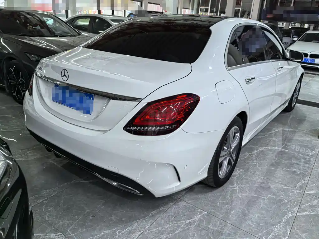 Mercedes-Benz C-Class 2022