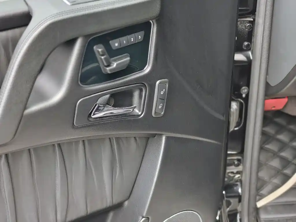 Mercedes-Benz G-Class 2016 — фото 14