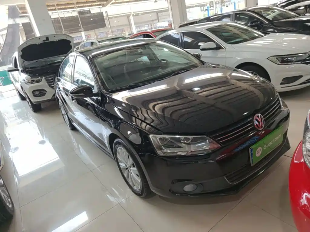 Volkswagen Sagitar 2015