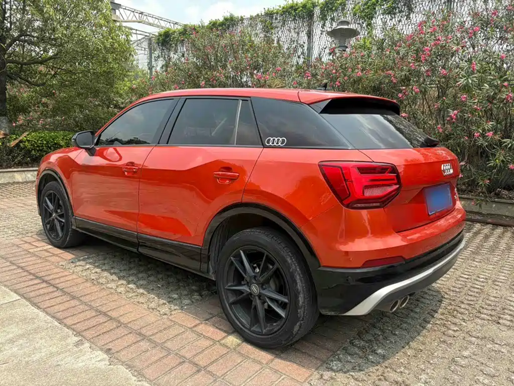 Audi Q2L 2021 — фото 11