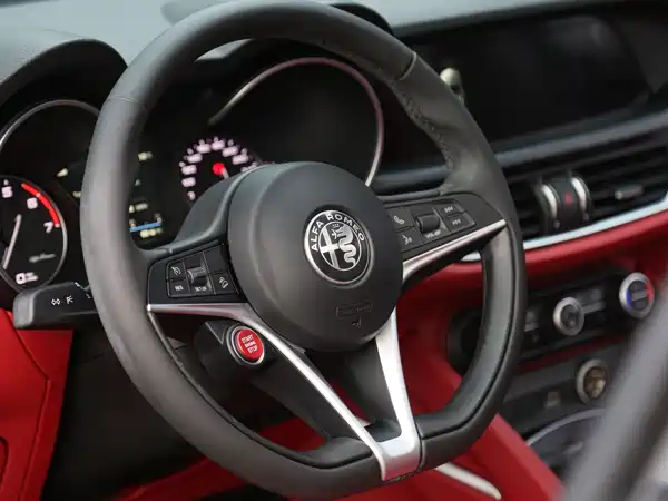 Alfa Romeo Stelvio 2017