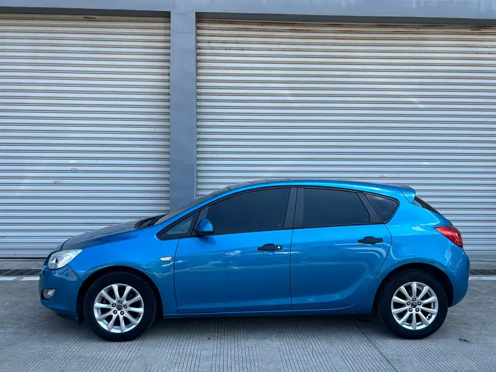 Buick Excelle 2012