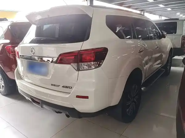 Nissan Terra 2019