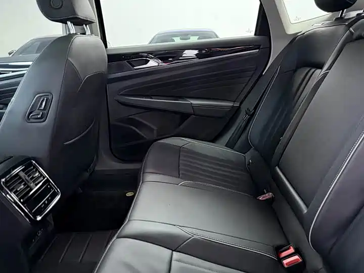 Volkswagen Passat 2024