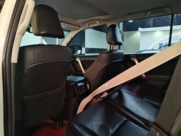 Toyota Prado 2015