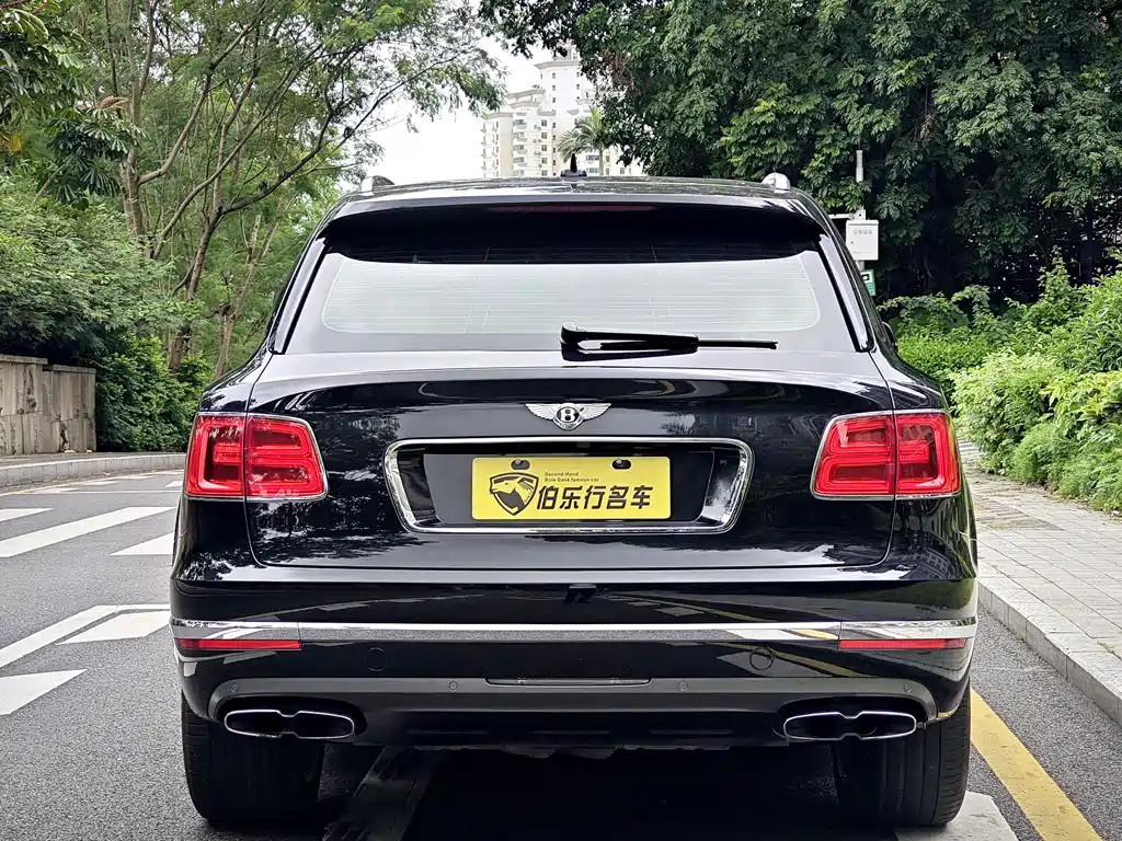 Bentley Bentayga 2018 — фото 30