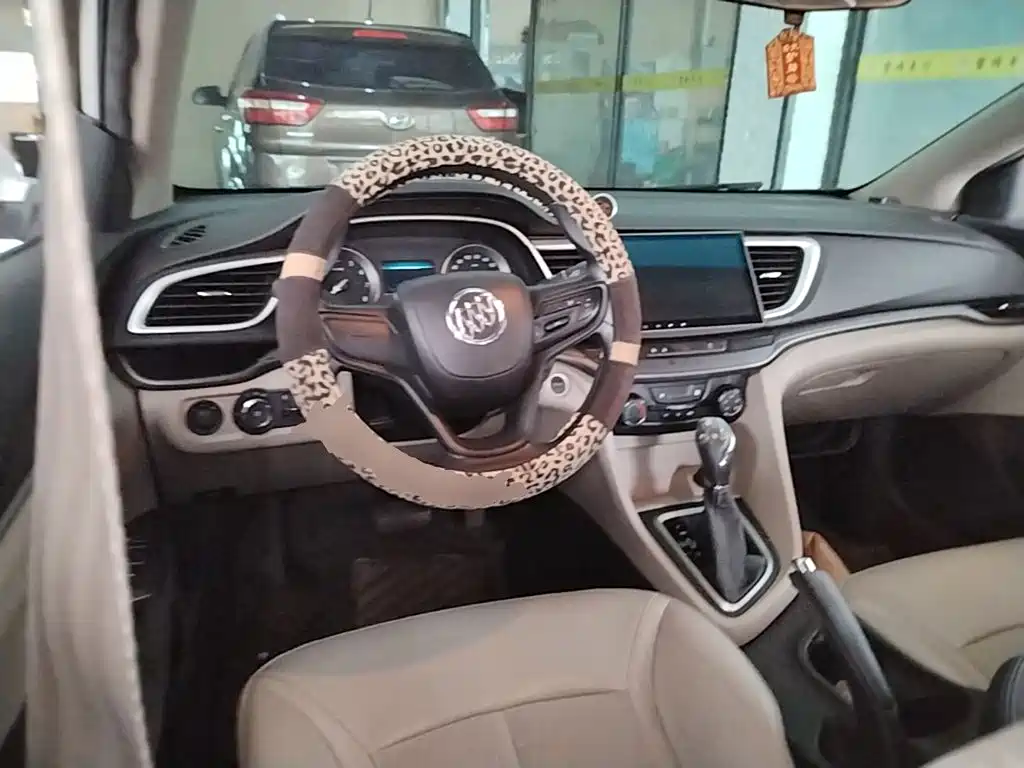 Buick Excelle 2017 — фото 11