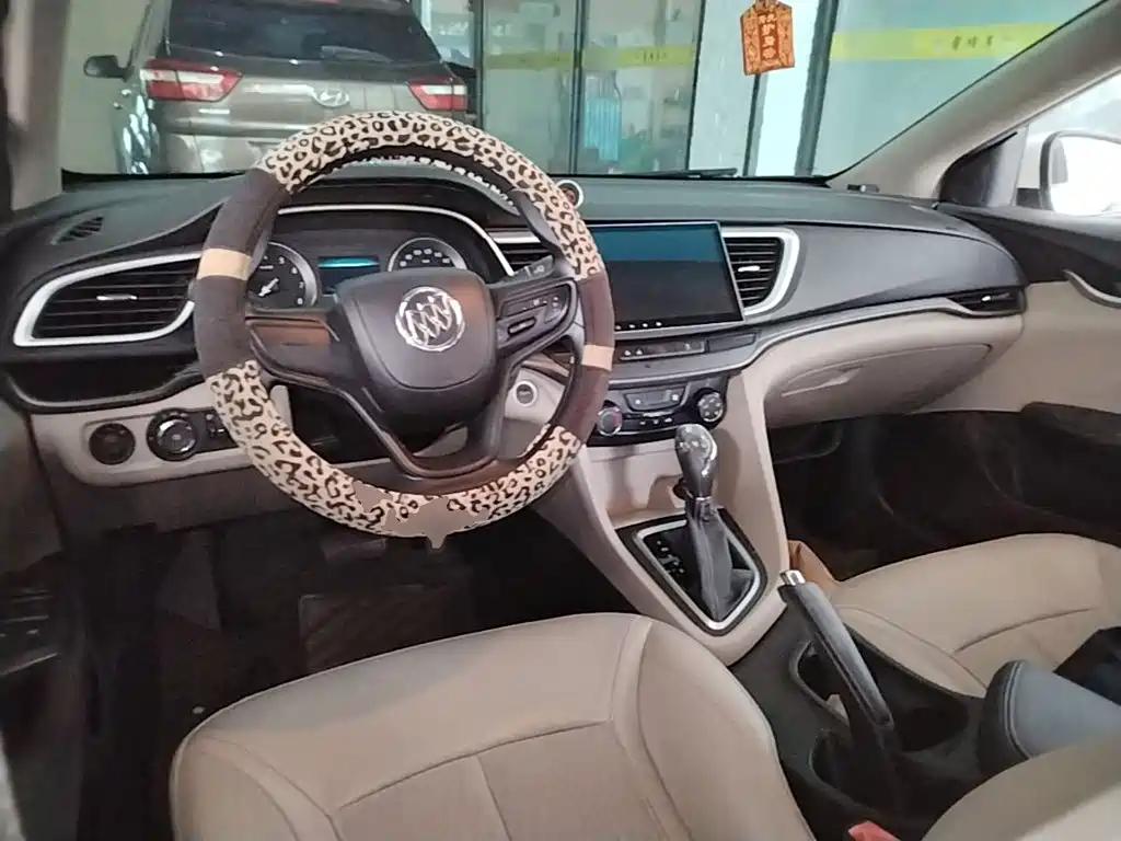 Buick Excelle 2017 — фото 10