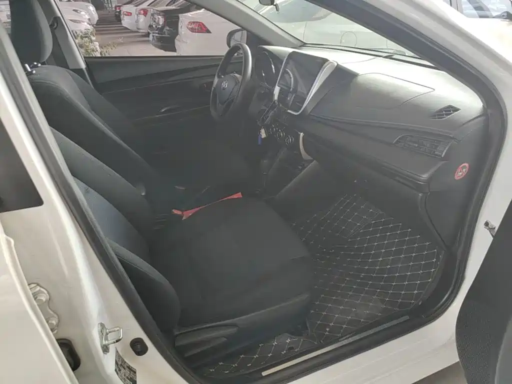 Toyota Yaris L 2016 — фото 25