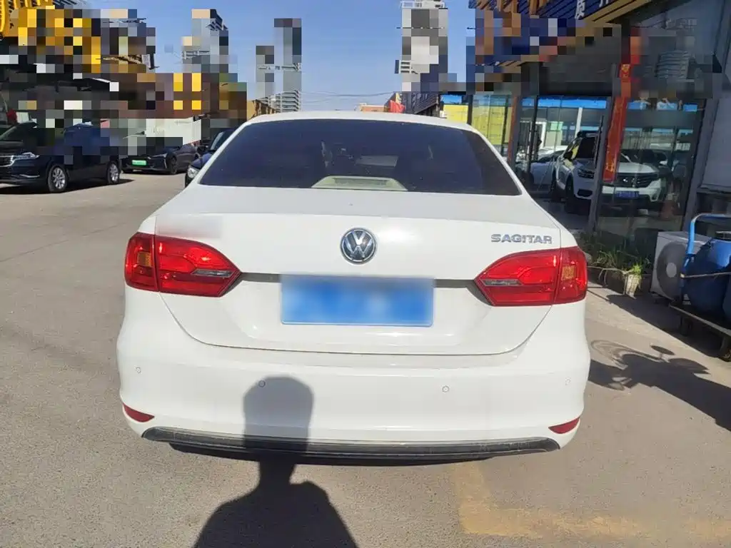 Volkswagen Sagitar 2014