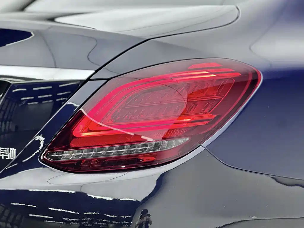 Mercedes-Benz C-Class 2019 — фото 16