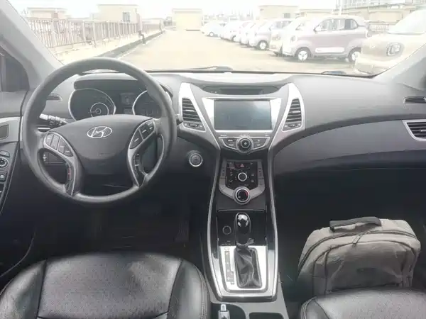 Hyundai Elantra Langdong 2017