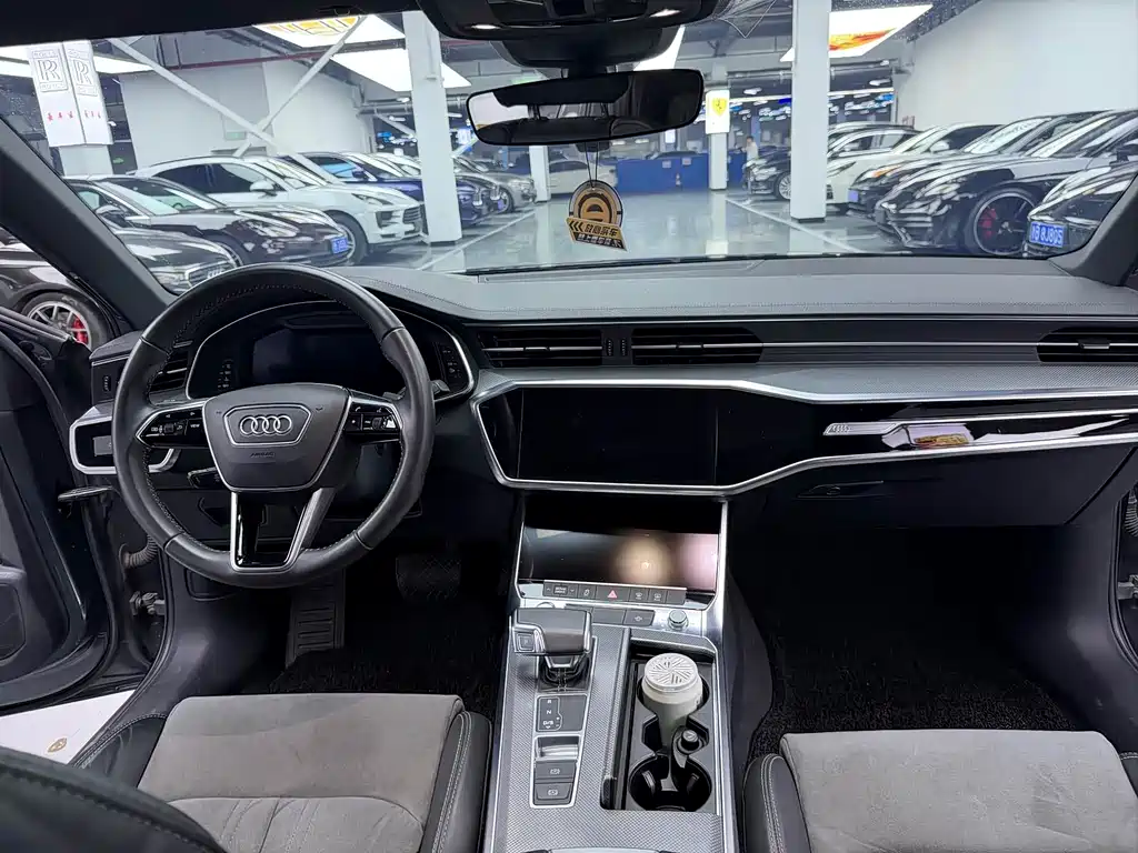 Audi A6L 2020